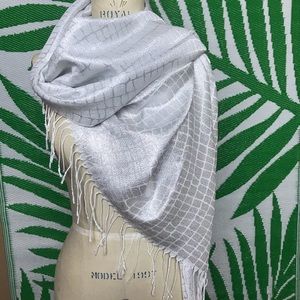 SOLD - Reversible silver metallic scarf